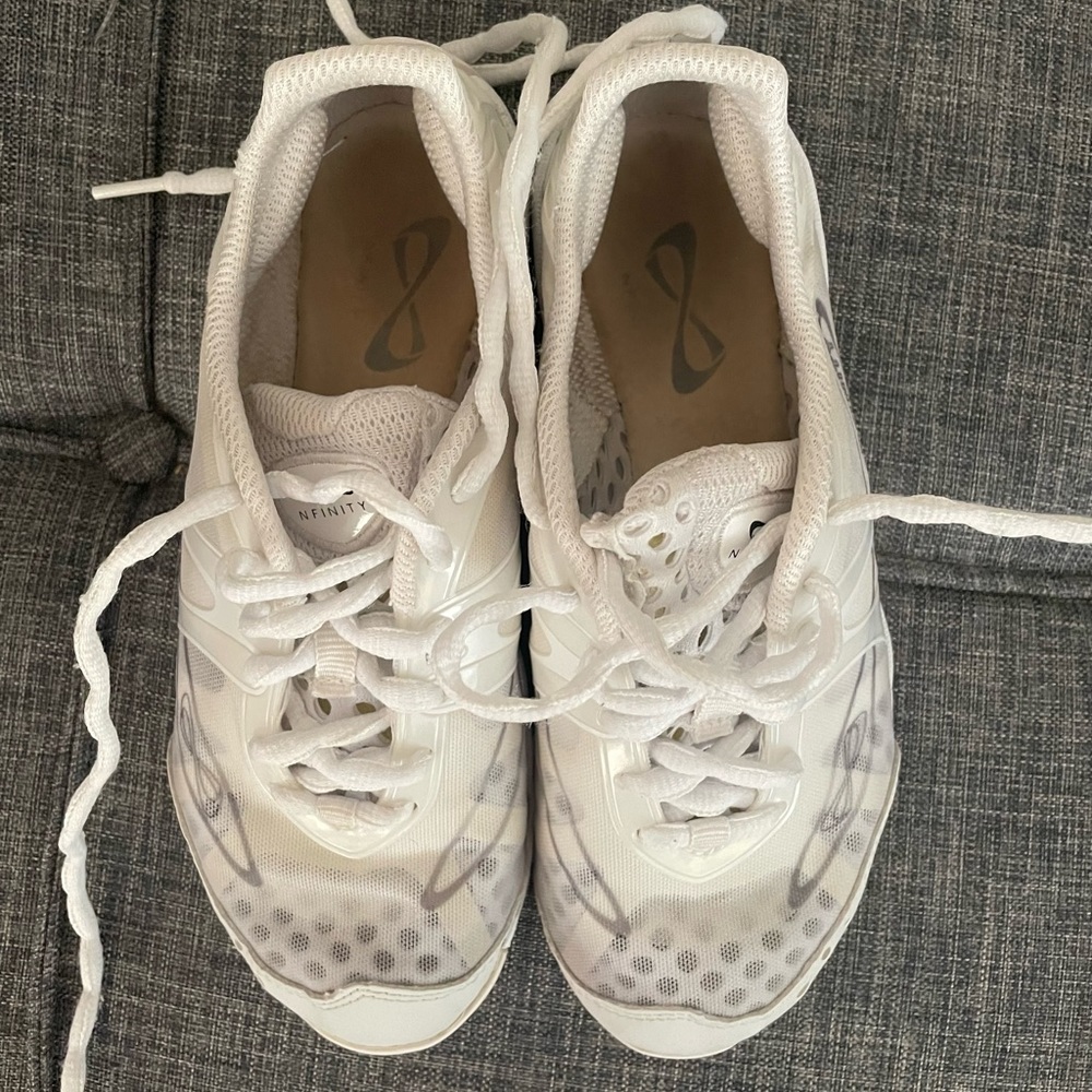 Nfinity Vengeance Cheer Shoes Size 4.5